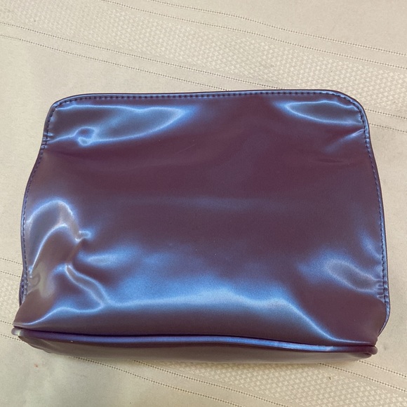 Purple Metallic Large Zippered Closure Quality Nylon Cosmetics/Makeup Bag EUC - Picture 2 of 7